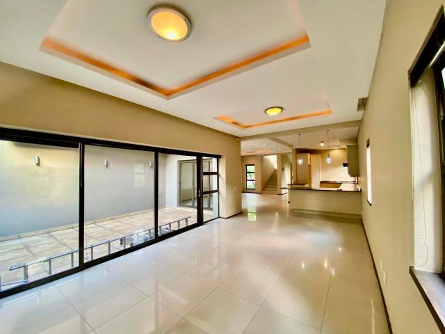 2 Bedroom Apartment Rented in Illovo