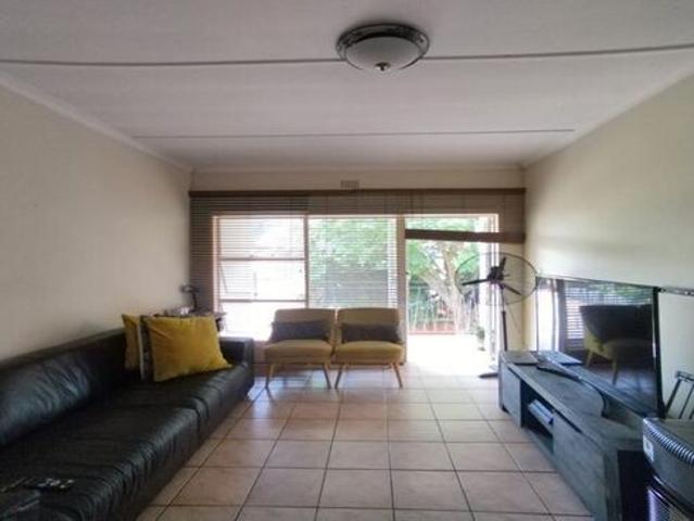 2 Bedroom apartment rented in Linden, Randburg