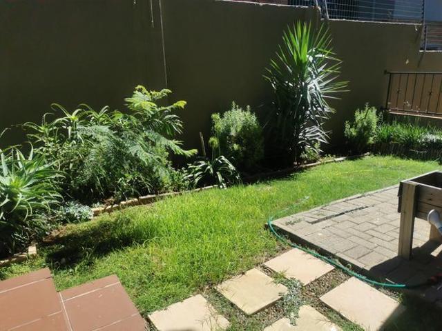 2 Bedroom apartment rented in Little Falls, Roodepoort