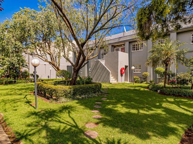 2 Bedroom apartment rented in Melrose, Johannesburg