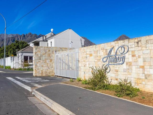 2 Bedroom apartment rented in Paarl East