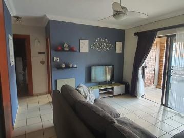 2 Bedroom Apartment Rented in Ravenswood