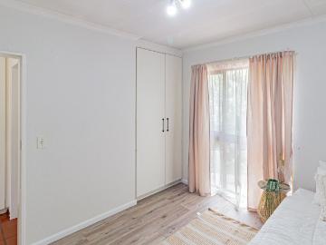 2 Bedroom apartment rented in Strathavon, Sandton