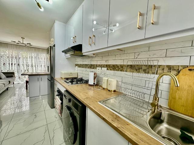2 Bedroom apartment rented in Surrey Estate, Cape Town