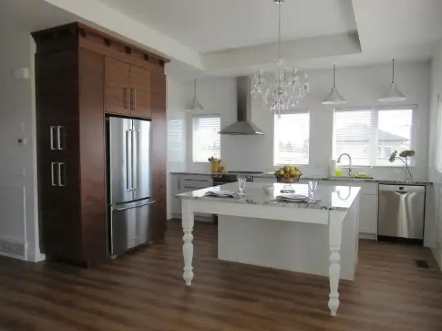 2 Bedroom Apartment Rocky View AB 103424671