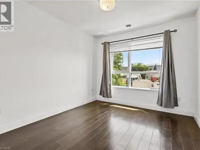 2 Bedroom Apartment St. Catharines ON 102701568