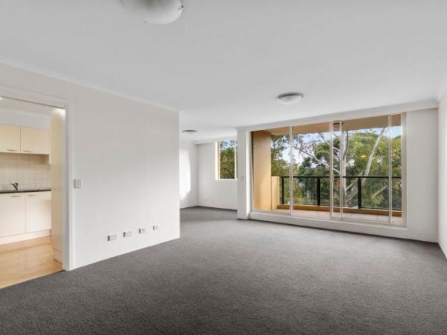 2 Bedroom Apartment St Leonards, 104368882