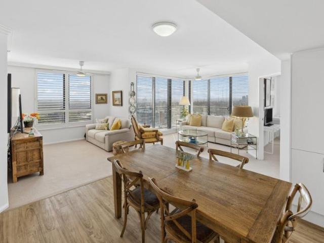 2 Bedroom Apartment St Leonards, 105690139