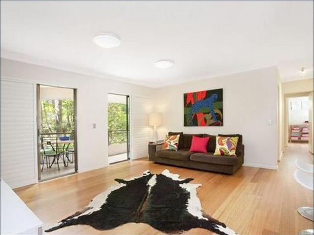 2 Bedroom Apartment Steps from Newport Beach & Village
