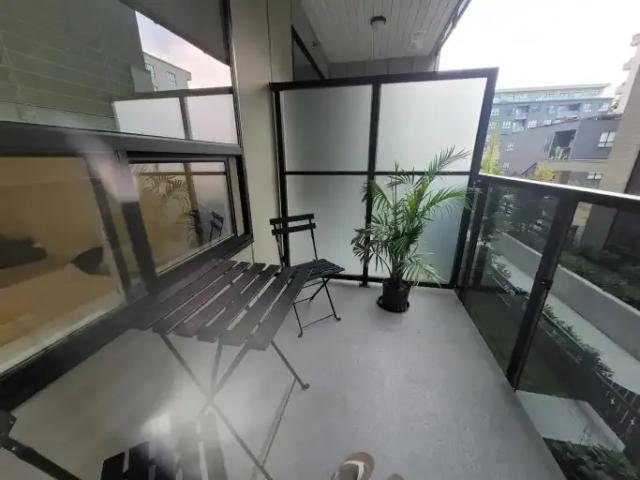 2 Bedroom Apartment Surrey BC 105118981