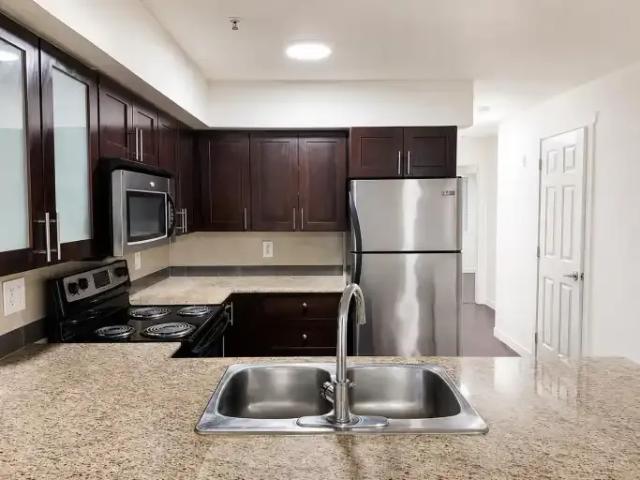 2 Bedroom Apartment Surrey BC 105167517