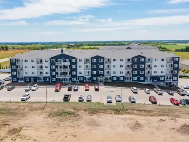 2 Bedroom Apartment Sylvan Lake AB 105755464