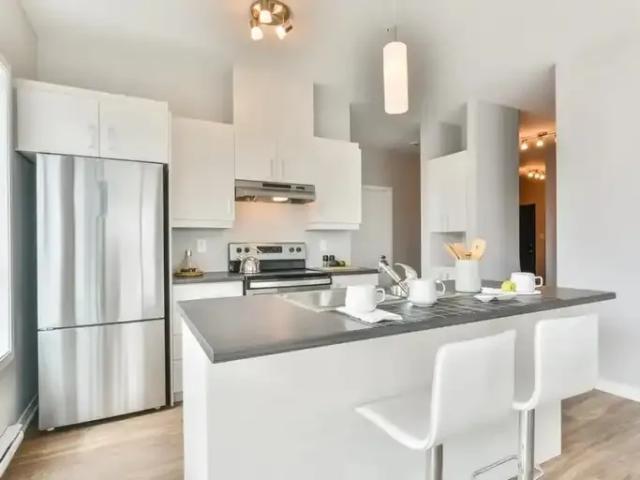 2 Bedroom Apartment Saint QC 101015637