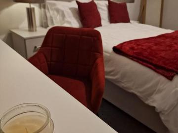 2 Bedroom Apartment Sale LS72596925