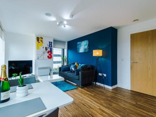 2 Bedroom Apartment Salford Salford 67147154