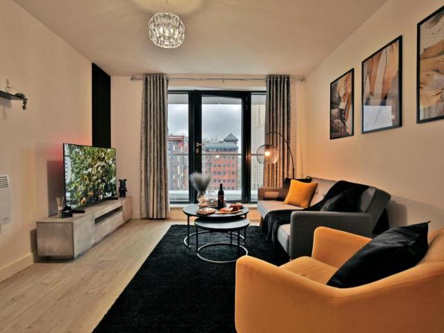 2 Bedroom Apartment Salford Salford 104143635