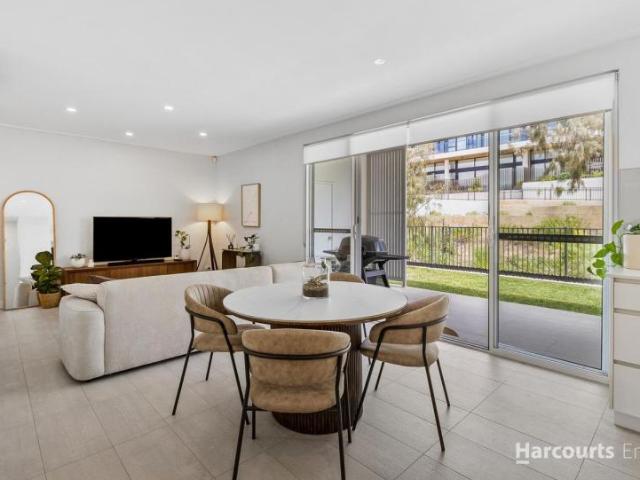 2 Bedroom Apartment Scarborough WA 106123126
