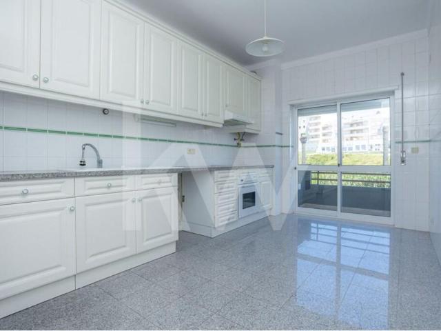 2 bedroom apartment | Sea View | Av. do Brasil | Figueira da Foz, for Rent