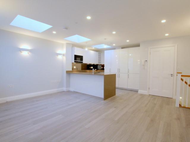 2 Bedroom Apartment, Sefton Street, London