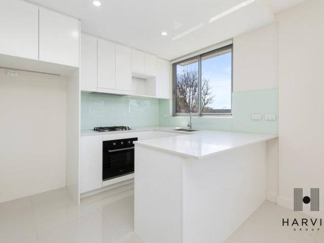 2 bedroom Apartment Set in Convenient Location
