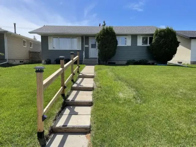 2 Bedroom Apartment Spruce Grove AB 104183098