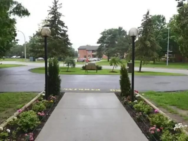 2 Bedroom Apartment Tillsonburg ON 99972237