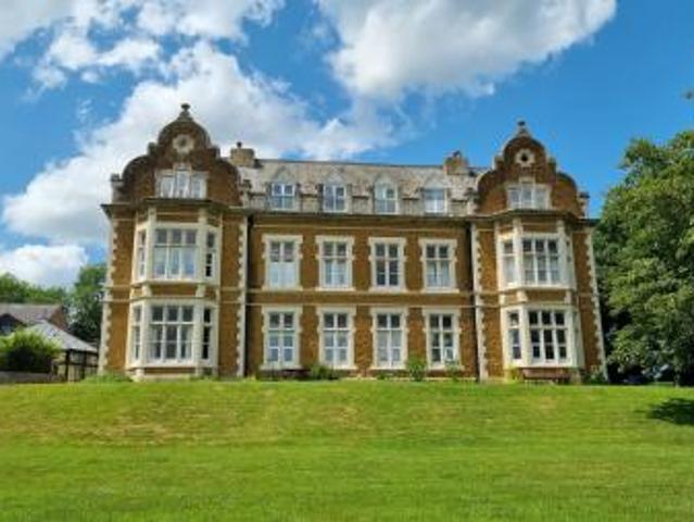 2 bedroom Apartment To Let