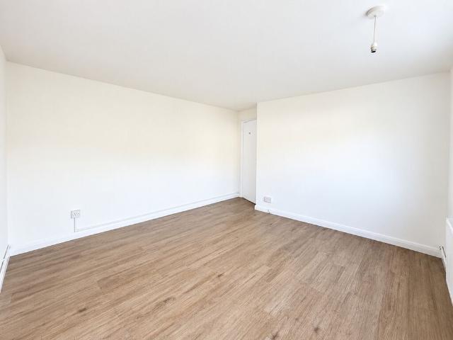 1 bedroom apartment to let