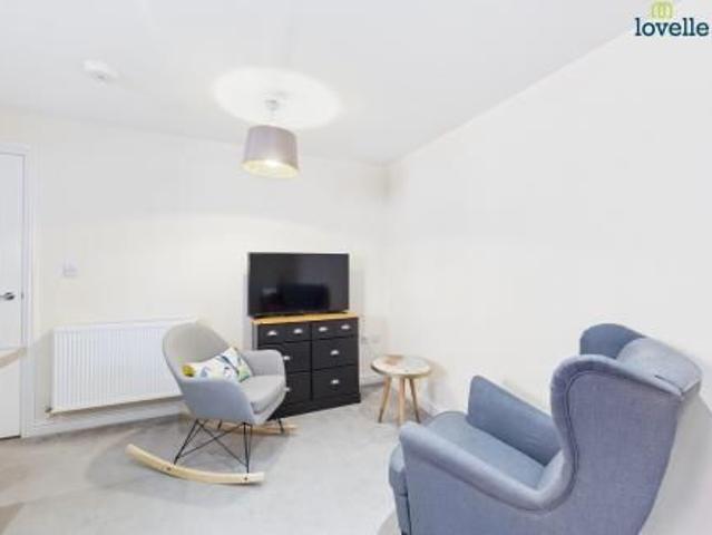 2 bedroom Apartment To Let