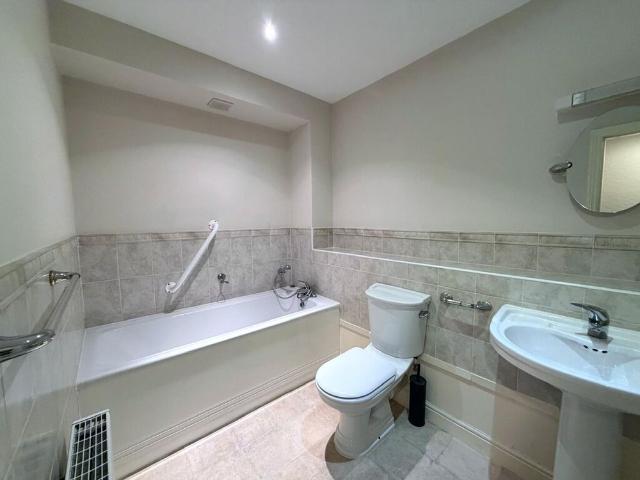 2 bedroom apartment to let