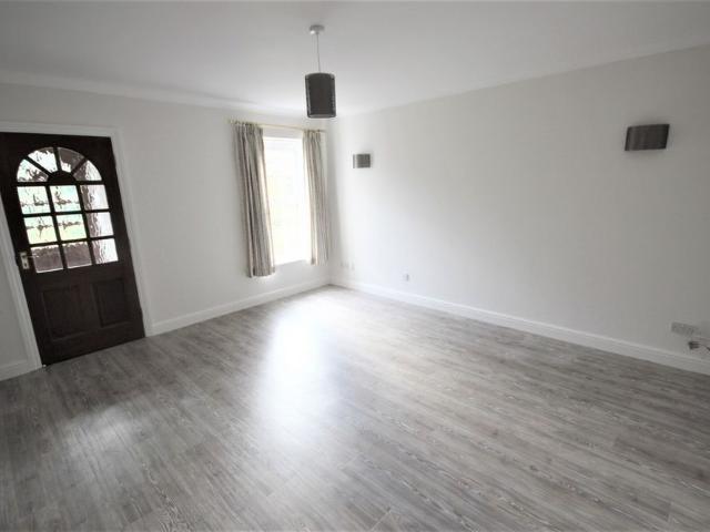 2 bedroom apartment to let