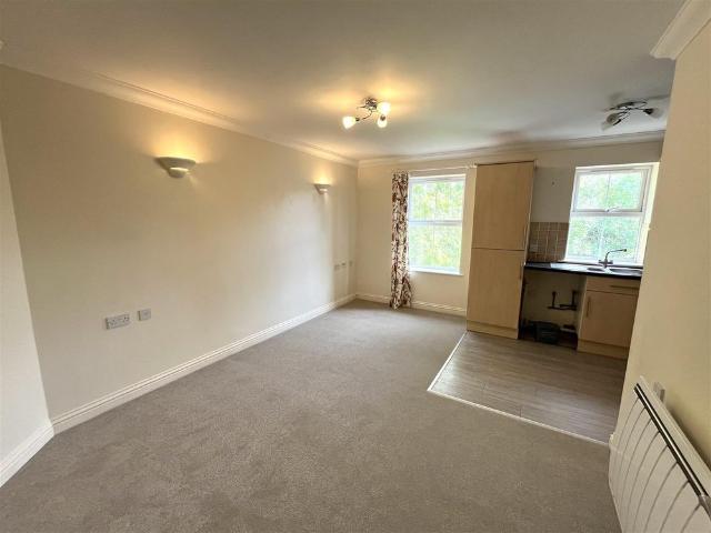 2 Bedroom Apartment To Let