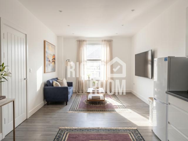 2 bedroom Apartment to let 2 Bed Flat, Shirley Road, Southampton SO15