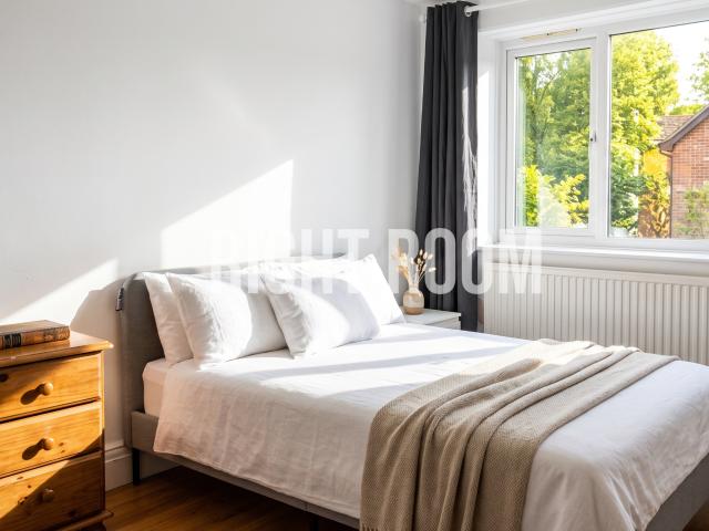 2 bedroom Apartment to let 2 Bedroom Apartment, Higham Court, IG8 9JW