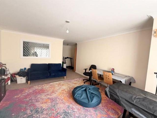 2 Bedroom Apartment To Let