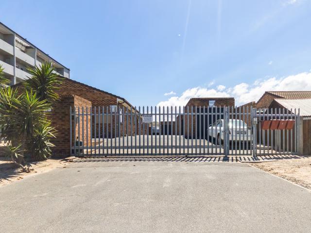 2 Bedroom Apartment To Let in Table View