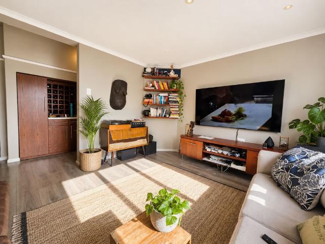 2 Bedroom Apartment To Let in Three Anchor Bay