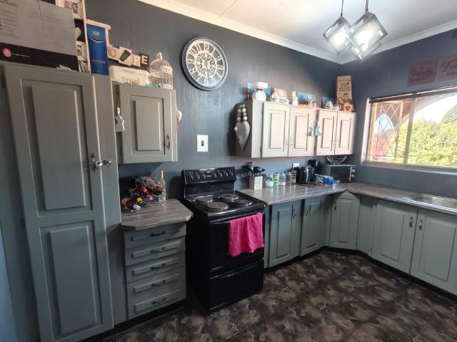 2 Bedroom Apartment To Let in Three Rivers