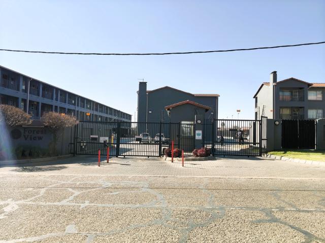 2 Bedroom Apartment To Let in Towerby