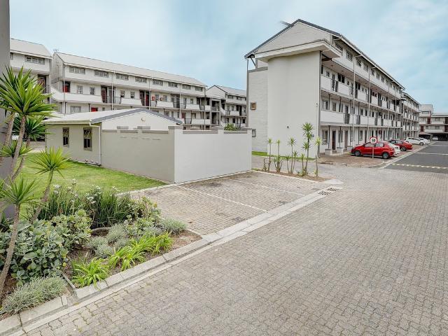 2 Bedroom Apartment To Let in Uitzicht