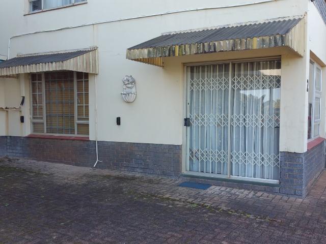2 Bedroom Apartment To Let in Umtentweni