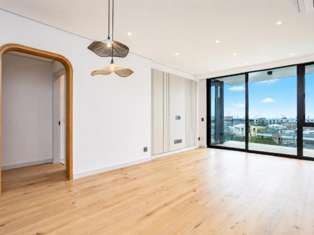 2 Bedroom Apartment To Let in Waterfront