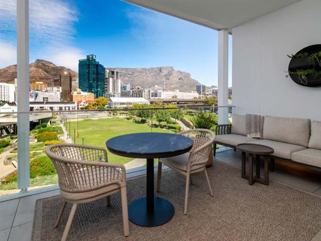 2 Bedroom Apartment To Let in Waterfront