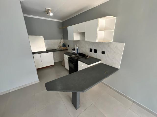 2 Bedroom Apartment To Let in Wild en Weide