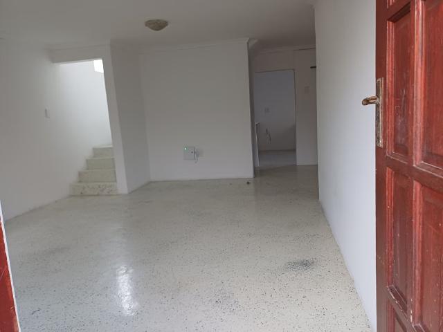 2 Bedroom Apartment To Let in Woodview