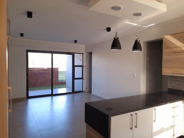 2 Bedroom Apartment To Let in Xanadu