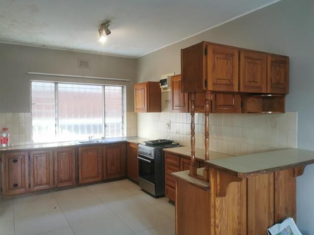 2 Bedroom Apartment To Let in Amanzimtoti