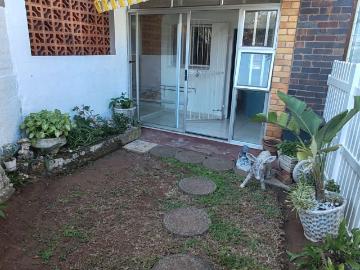 2 Bedroom Apartment To Let in Amanzimtoti