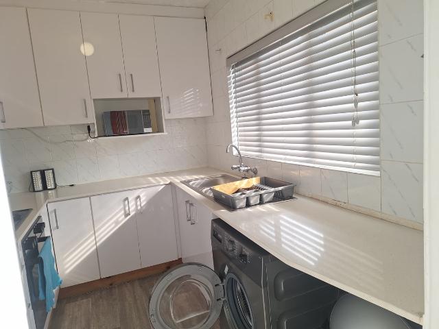 2 Bedroom Apartment To Let in Amanzimtoti