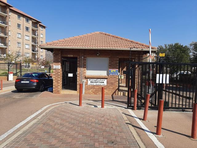 2 Bedroom Apartment To Let in Annlin Wes